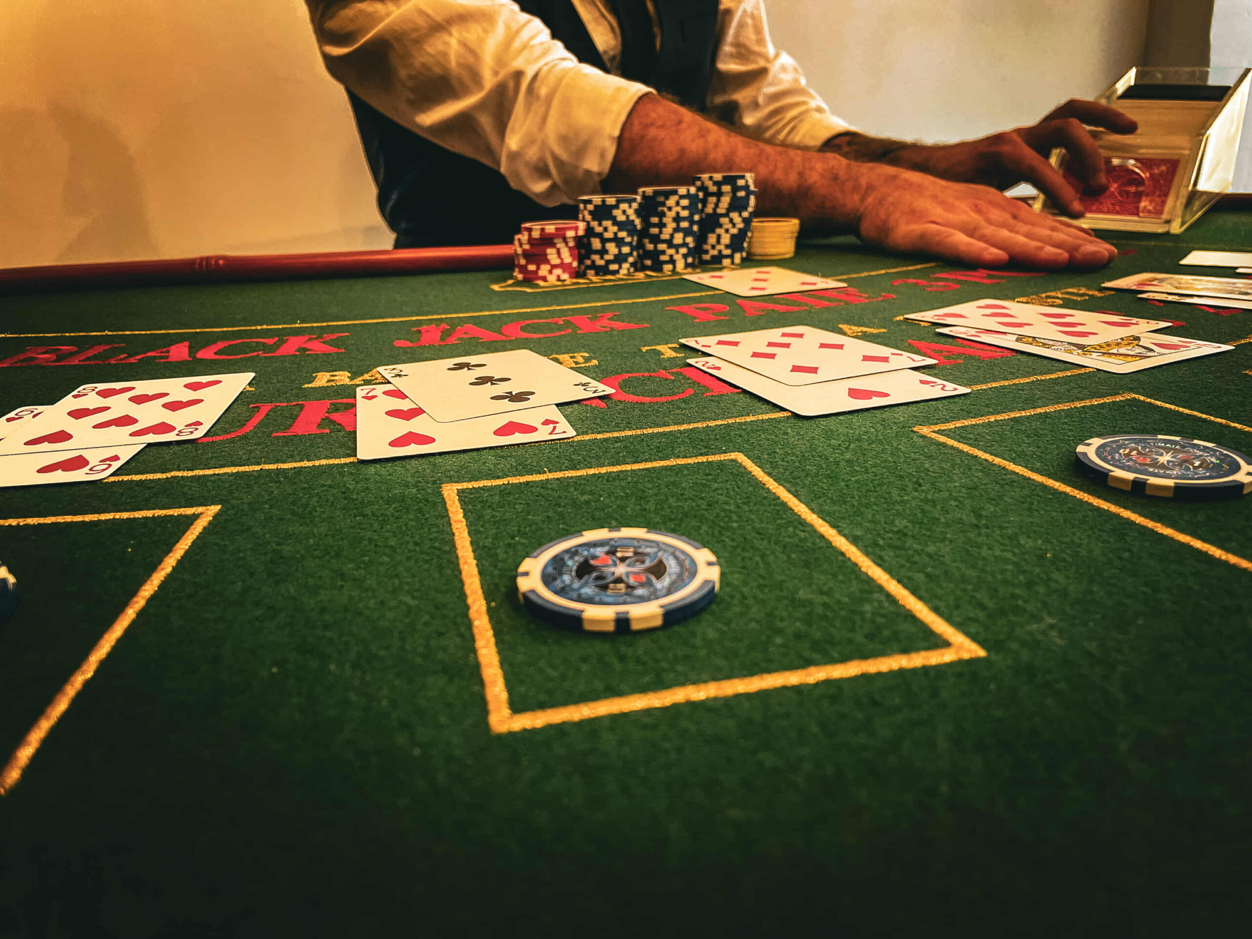 animation-team-building-anniversaire-casino-blackjack-nice-antibes-grasse